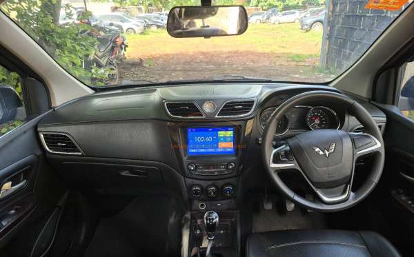 WULING CONFERO