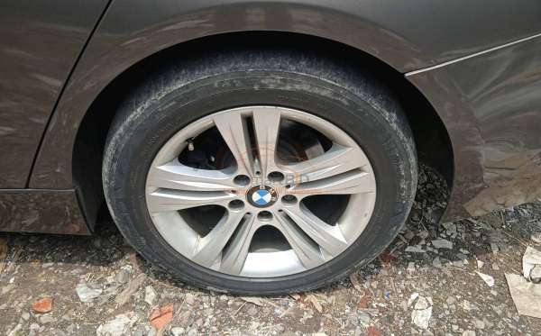 BMW  320I N20 CKD AT