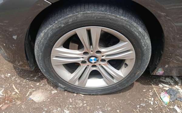 BMW  320I N20 CKD AT