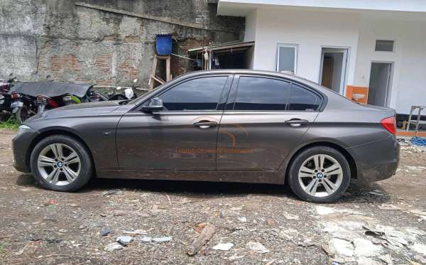 BMW  320I N20 CKD AT