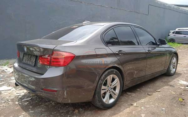 BMW  320I N20 CKD AT