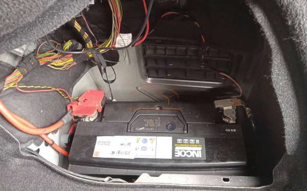 BMW  320I N20 CKD AT