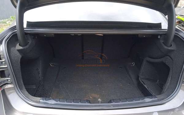 BMW  320I N20 CKD AT