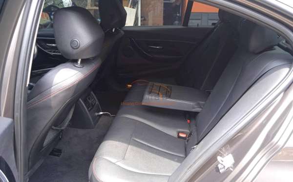 BMW  320I N20 CKD AT