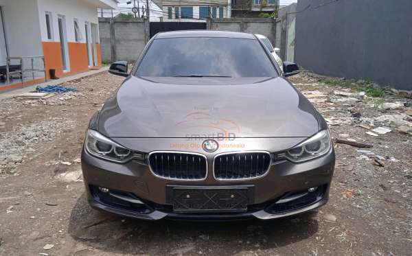 BMW  320I N20 CKD AT