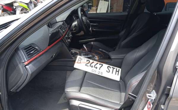 BMW  320I N20 CKD AT