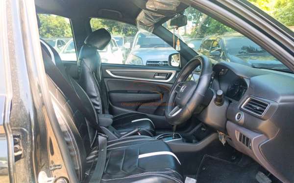 HONDA BR-V DG3 1.5 L E