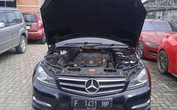 MERCEDES BENZ C 200