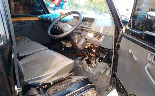 MITSUBISHI  L 300  PU