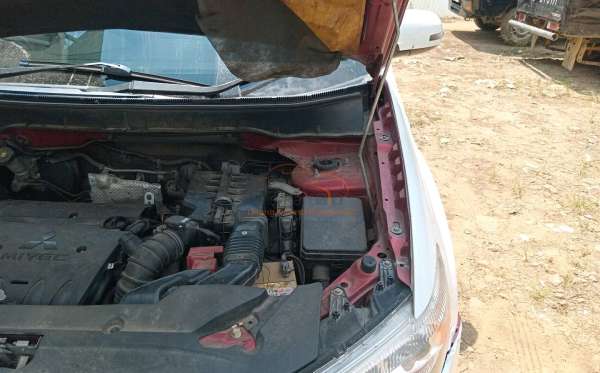 MITSUBISHI OUTLANDER SPORT