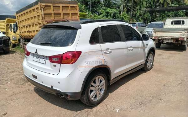 MITSUBISHI OUTLANDER SPORT