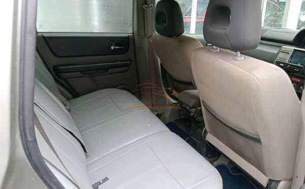 NISSAN X TRAIL 2.5