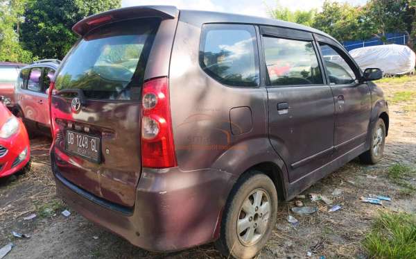 TOYOTA AVANZA