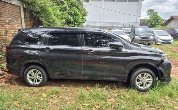 TOYOTA  AVANZA  1.3 E