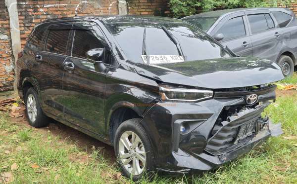 TOYOTA  AVANZA  1.3 E