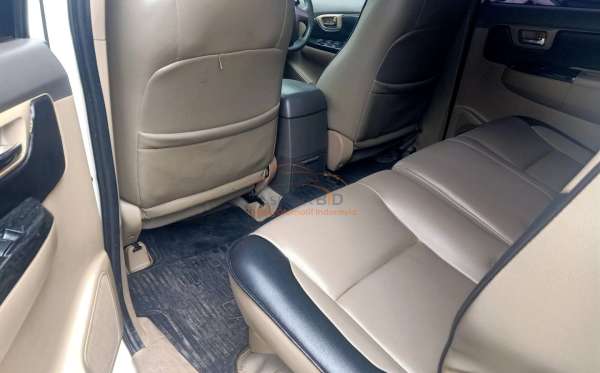 TOYOTA FORTUNER G 2.5