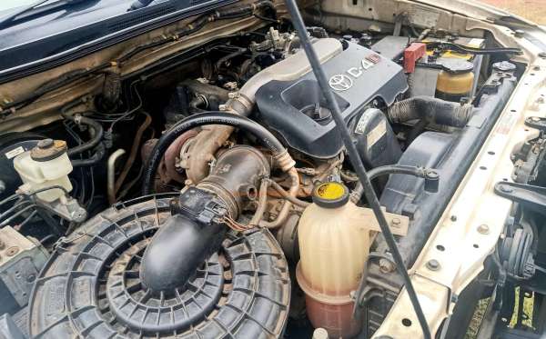 TOYOTA FORTUNER G 2.5