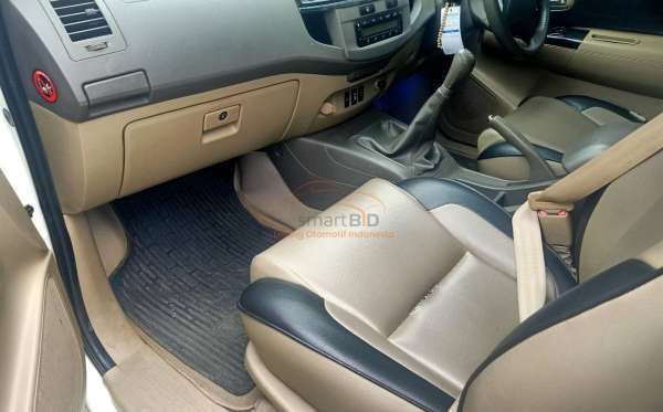 TOYOTA FORTUNER G 2.5