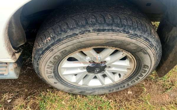 TOYOTA FORTUNER G 2.5