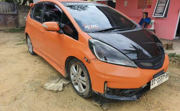HONDA JAZZ GE8 1.5 E