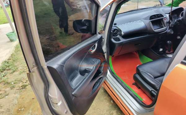 HONDA JAZZ GE8 1.5 E