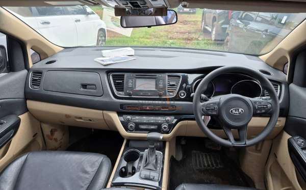 KIA  SEDONA  3.3 AT