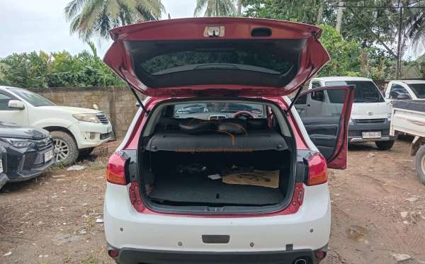 MITSUBISHI OUTLANDER SPORT