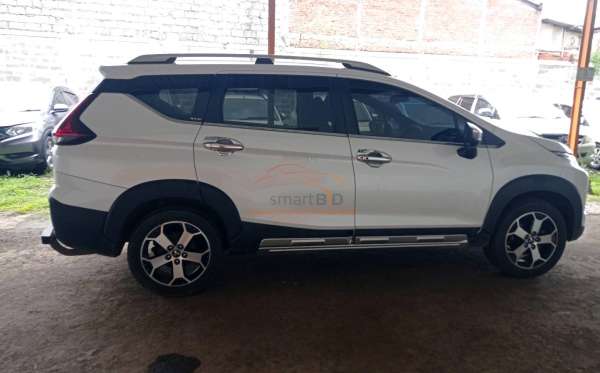 MITSUBISHI XPANDER CROSS 1.5 L