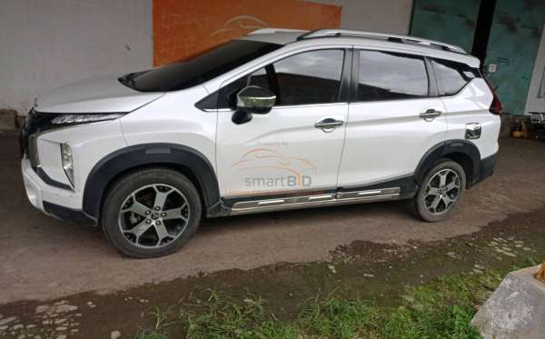 MITSUBISHI XPANDER CROSS 1.5 L