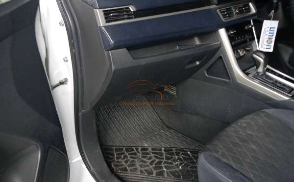 MITSUBISHI XPANDER CROSS 1.5 L