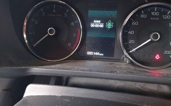 MITSUBISHI XPANDER CROSS 1.5 L