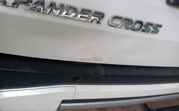 MITSUBISHI XPANDER CROSS 1.5 L