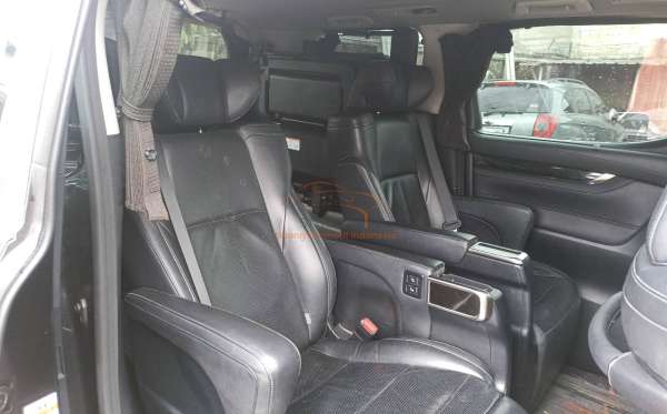 TOYOTA VELLFIRE 2.5G