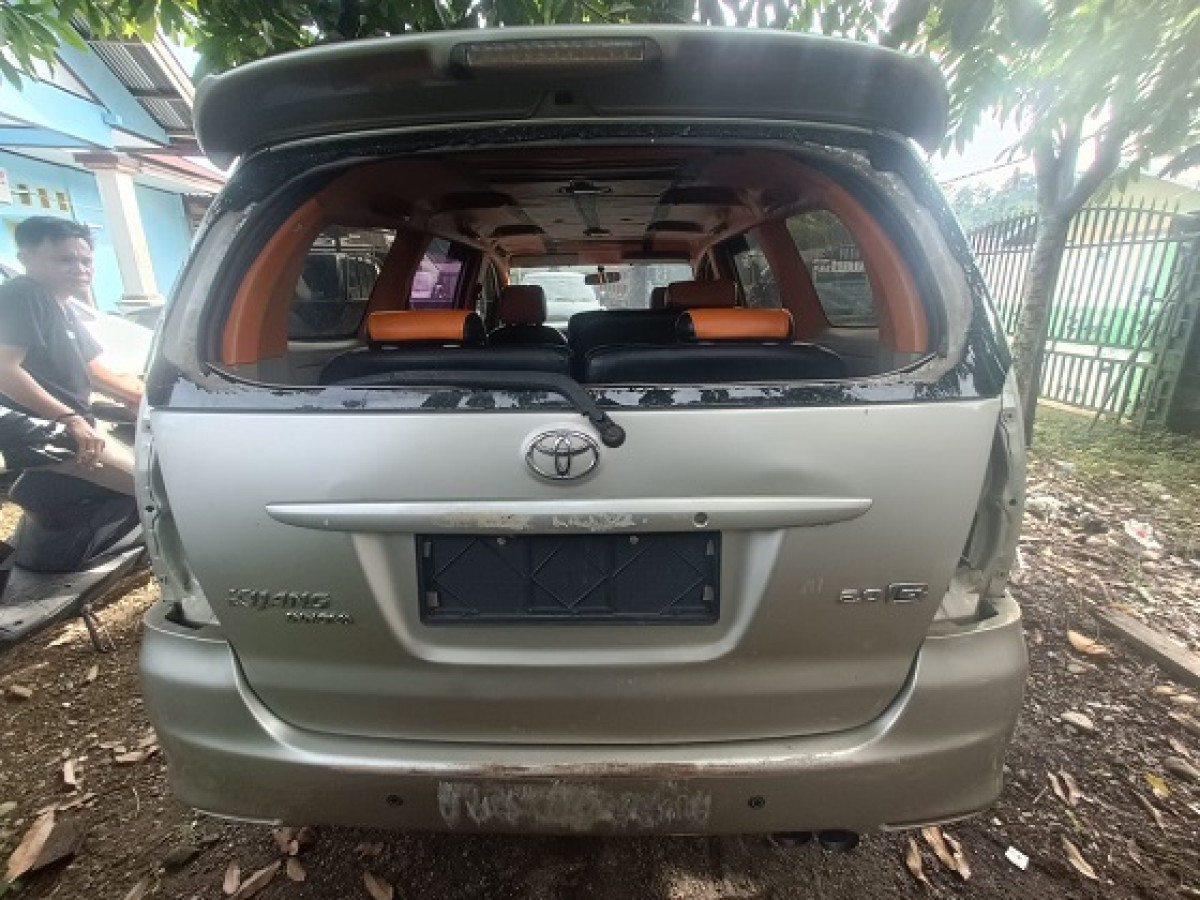 TOYOTA INNOVA  G
