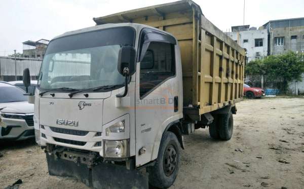ISUZU NMR 71T HD 6.1