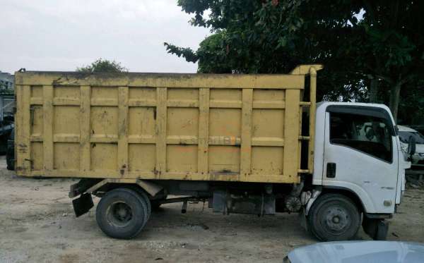 ISUZU NMR 71T HD 6.1