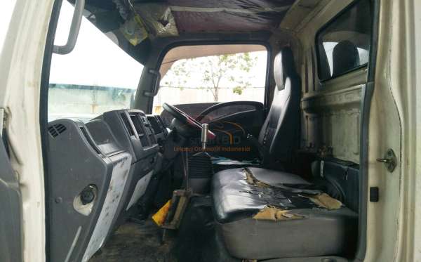 ISUZU NMR 71T HD 6.1