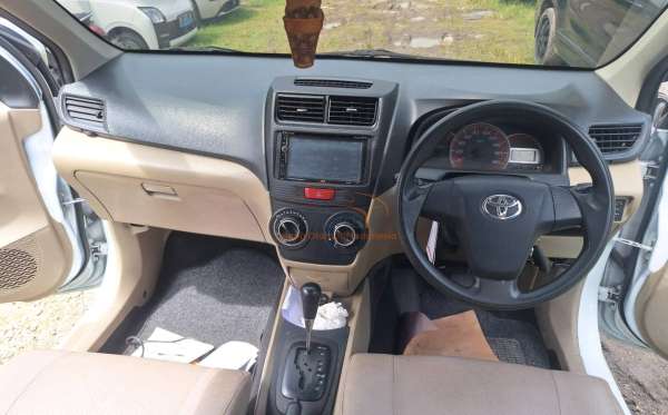 TOYOTA AVANZA 1.3 G