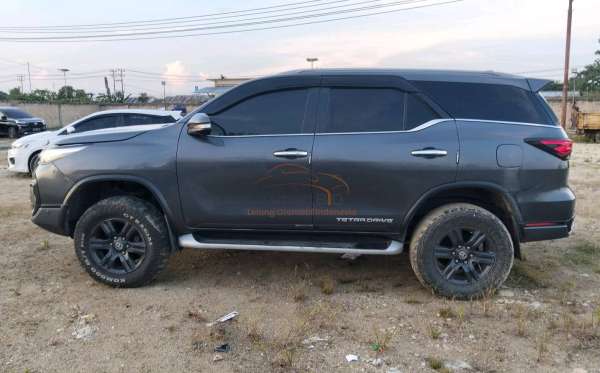 TOYOTA FORTUNER 2.4 VRZ 4X4