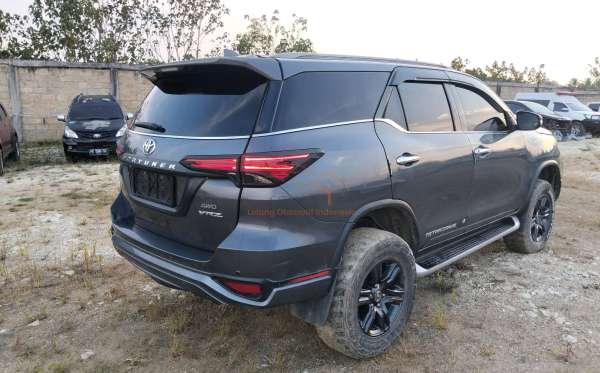TOYOTA FORTUNER 2.4 VRZ 4X4