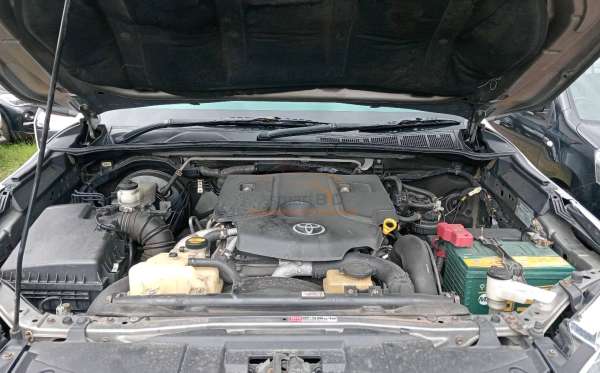 TOYOTA FORTUNER 2.4 VRZ