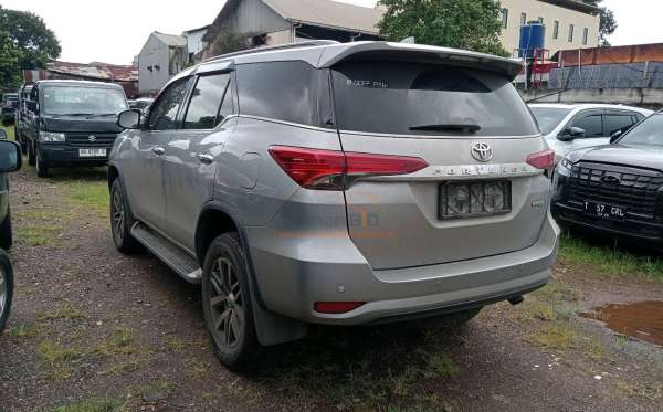 TOYOTA FORTUNER 2.4 VRZ