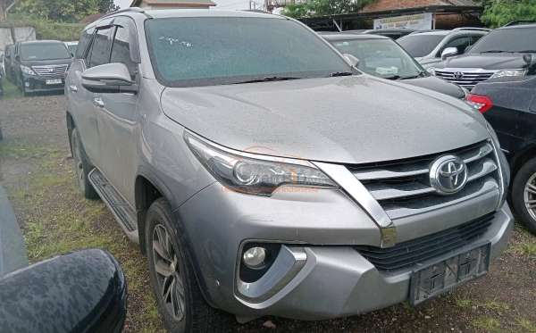 TOYOTA FORTUNER 2.4 VRZ