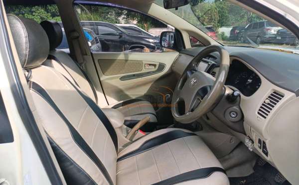 TOYOTA INNOVA