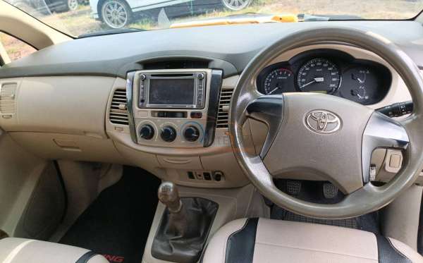 TOYOTA INNOVA