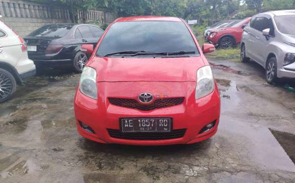 TOYOTA YARIS E