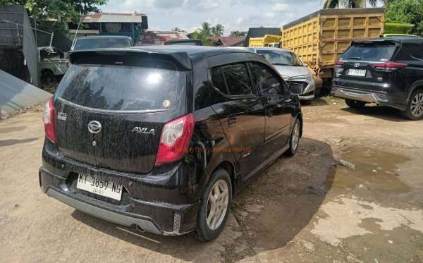 DAIHATSU AYLA 1.0 M