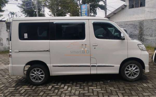 DAIHATSU LUXIO X