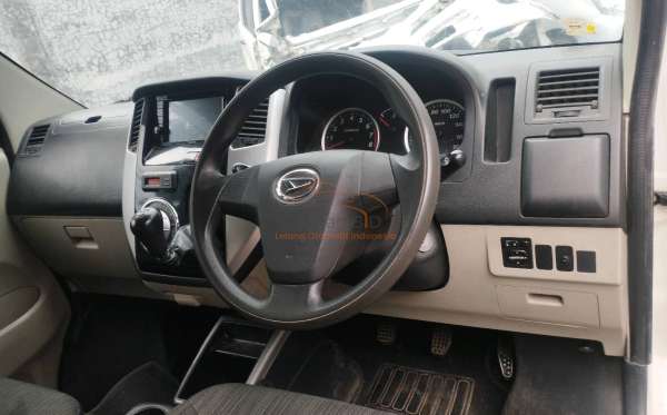 DAIHATSU LUXIO X