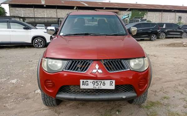 MITSUBISHI  STRADA  CR 2.5